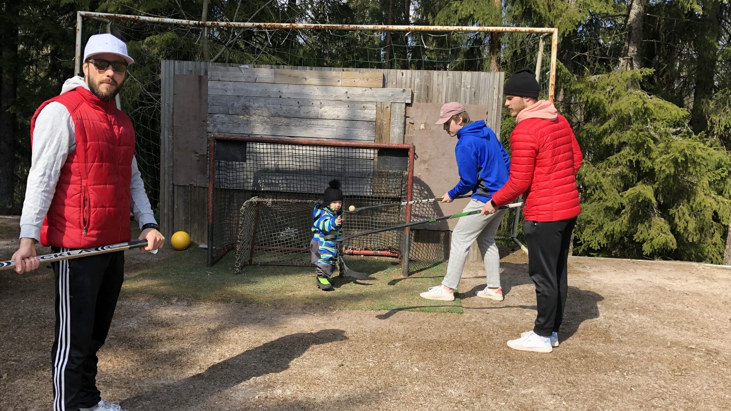Joona Tolvanen, Eeli Tolvanen, Atte tolvanen pihapeleissä